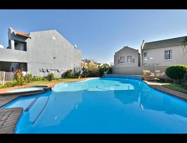 2 BEDROOM APARTMENT FOR SALE IN NEW REDRUTH